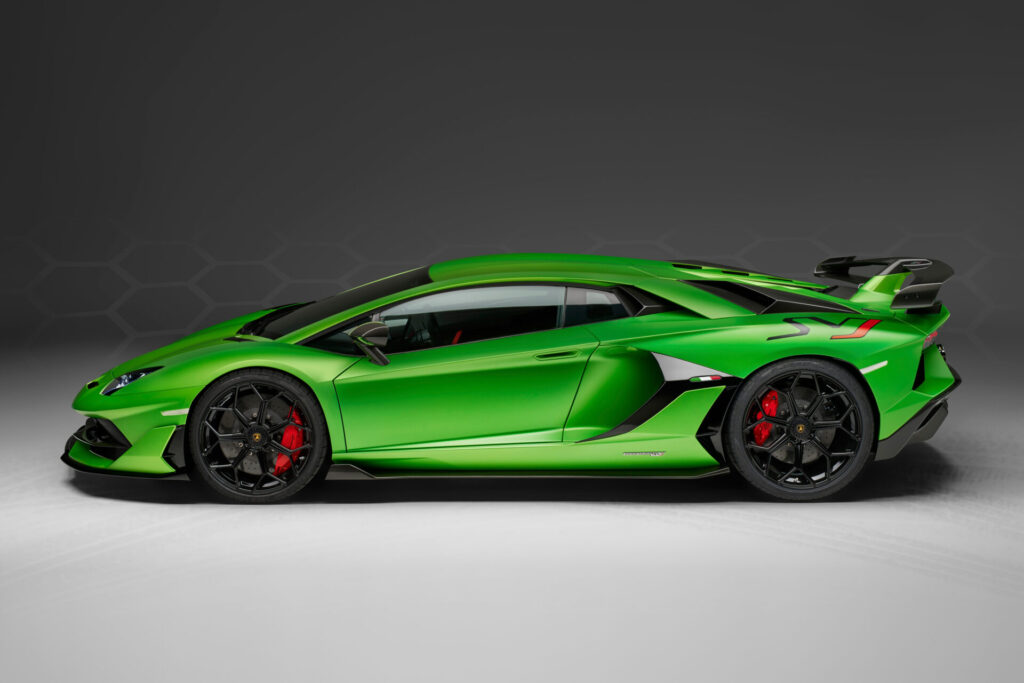 2018-lamborghini-aventador-svj-side-view-8r-2